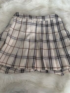 Cute Plaid Pleated White & Brown Mini Skirt Sz: M